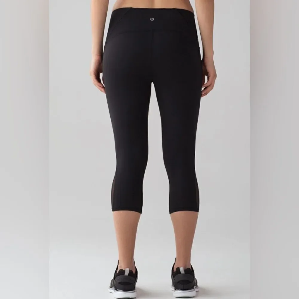 EUC Lululemon Women’s Black Train Times Crop Athletic Leggings 17” Mesh - Size 6